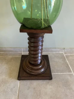 Sellette colonne torsadée style vis de pressoir