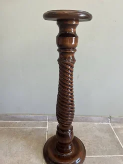 Sellette en bois torsadé