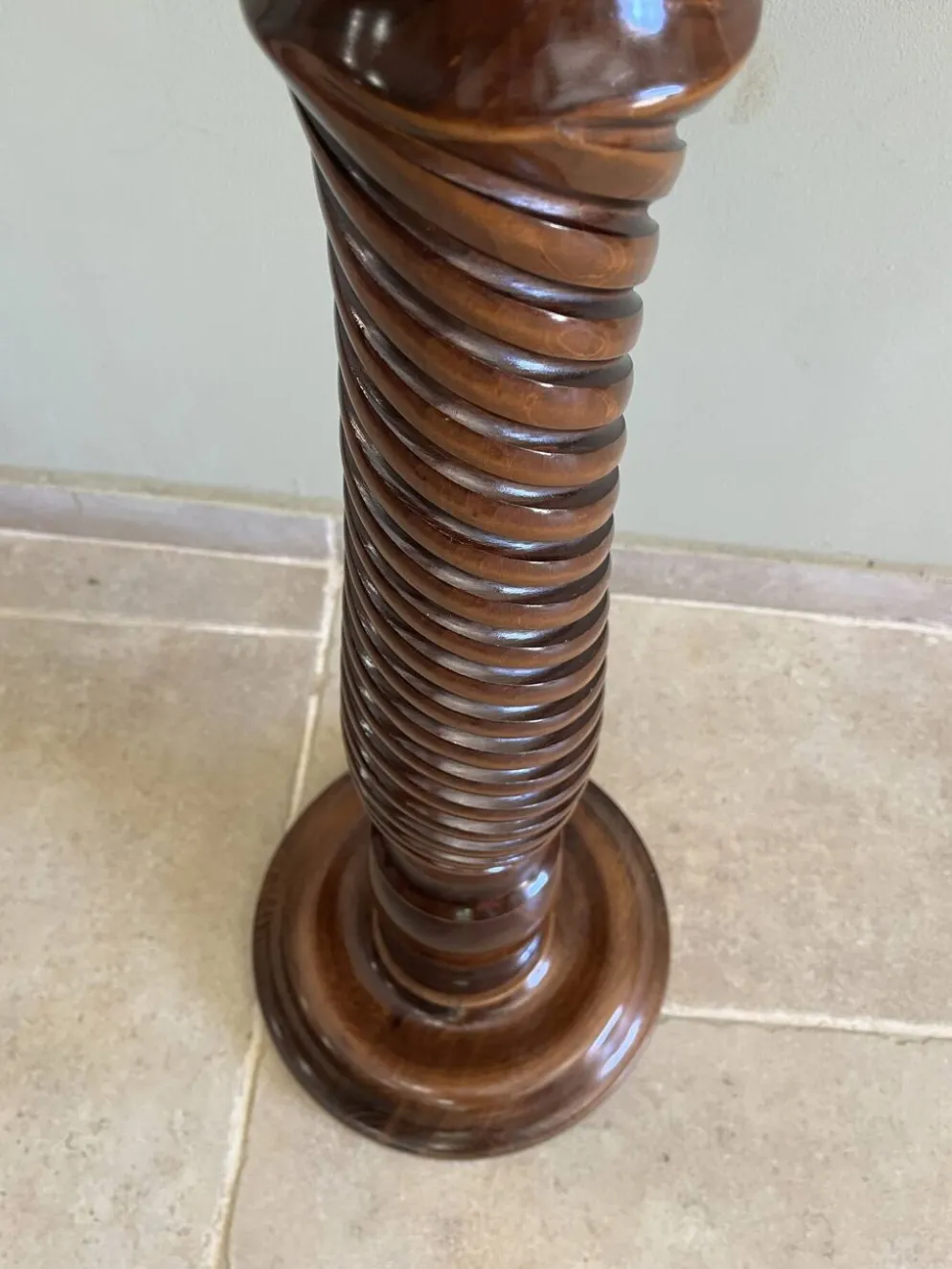 Sellette en bois torsadé