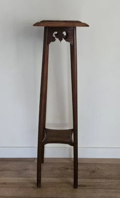 Sellette porte-plante haute en bois sculpté et marbre Art nouveau