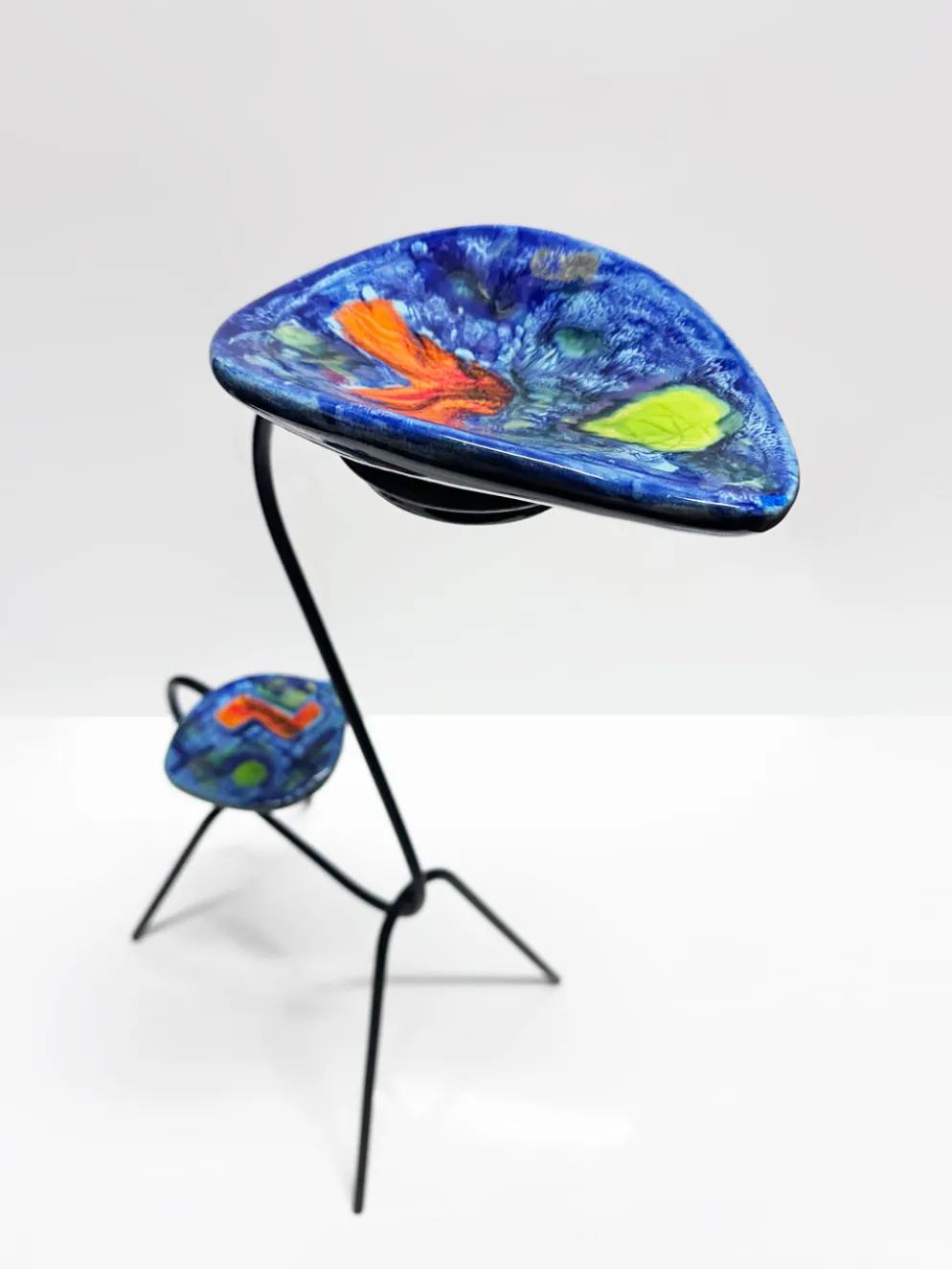 Sellette vide-poche zoomorphe fer forgé et céramique. France, années 60