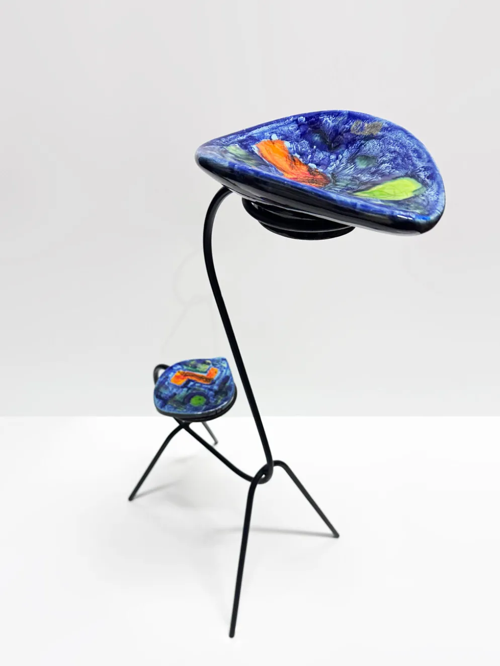 Sellette vide-poche zoomorphe fer forgé et céramique. France, années 60