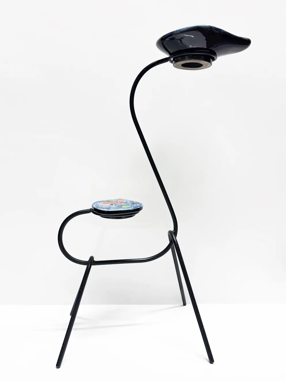Sellette vide-poche zoomorphe fer forgé et céramique. France, années 60