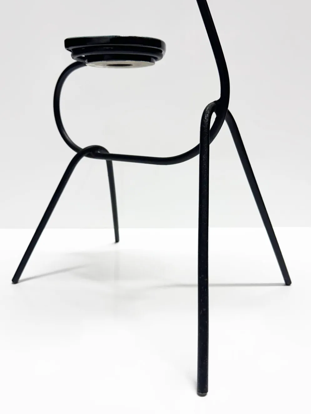 Sellette vide-poche zoomorphe fer forgé et céramique. France, années 60