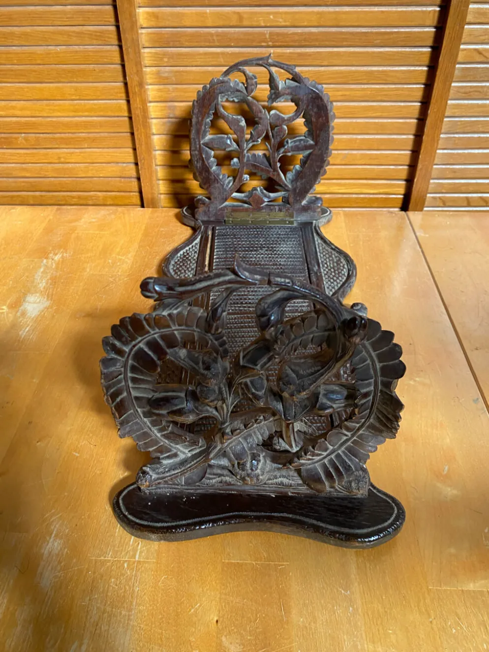 Serre Livres Ancien Extensible Bois Sculpté Motif Végétaux Vintage #E3