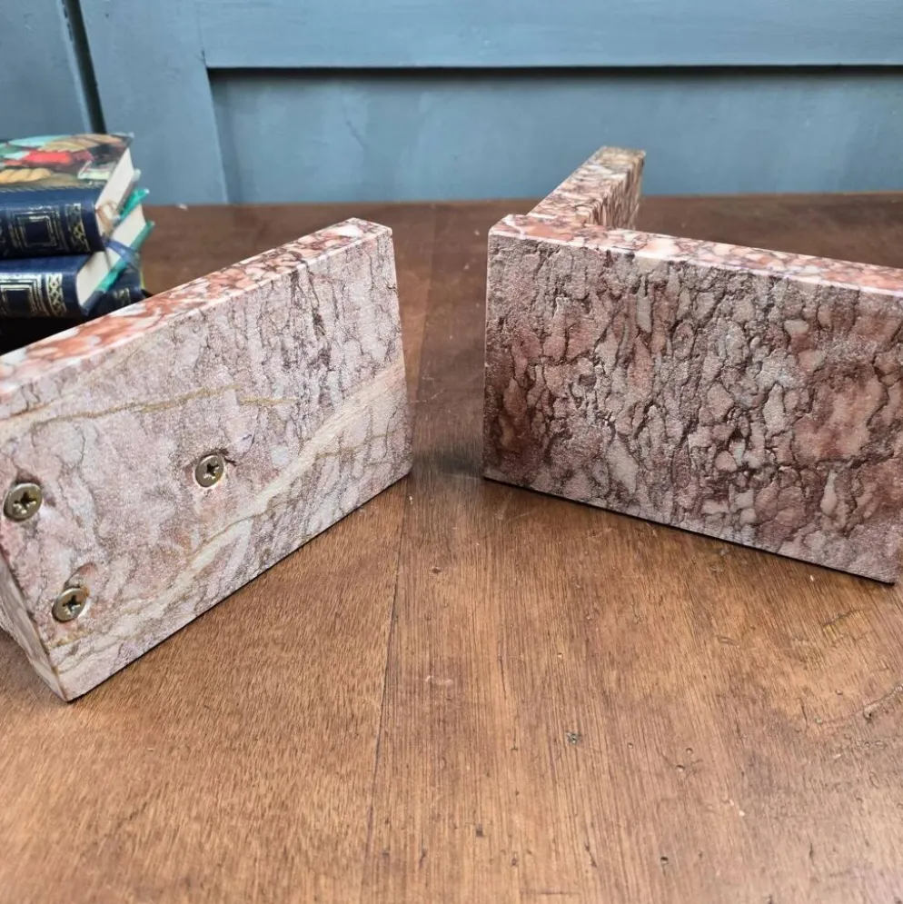 Serre-livres anciens en marbre rose – Paire Art Déco vintage