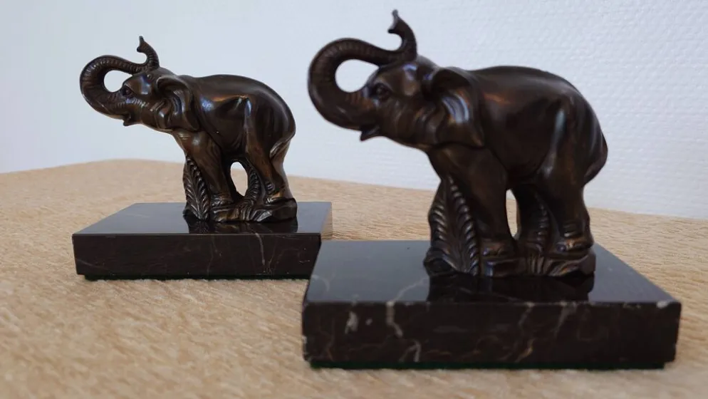 Serre-livres Art déco signés Gallot – éléphants en régule sur marbre