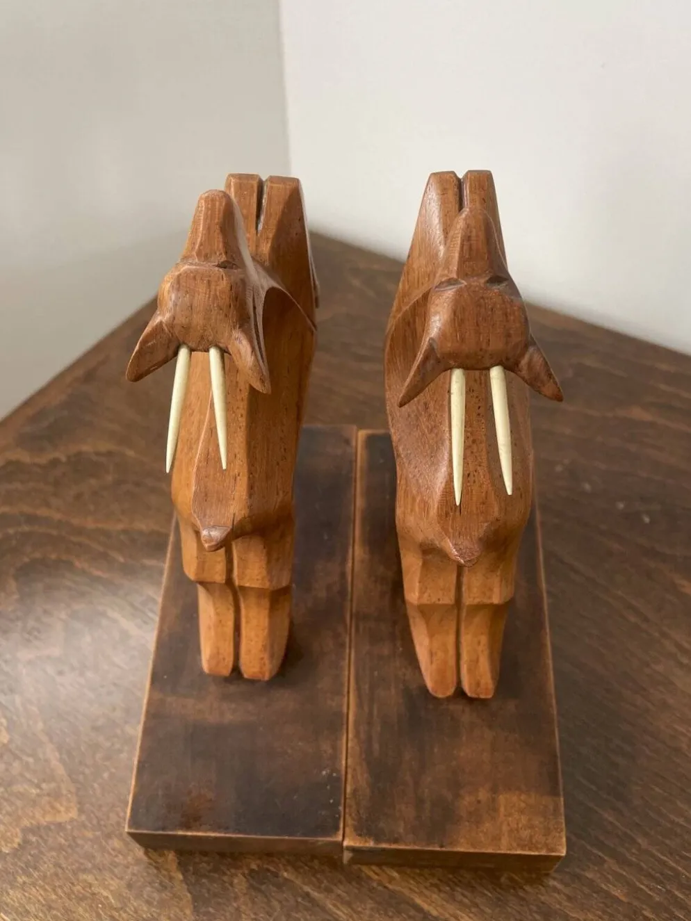 Serre-livres bouquetins en bois
