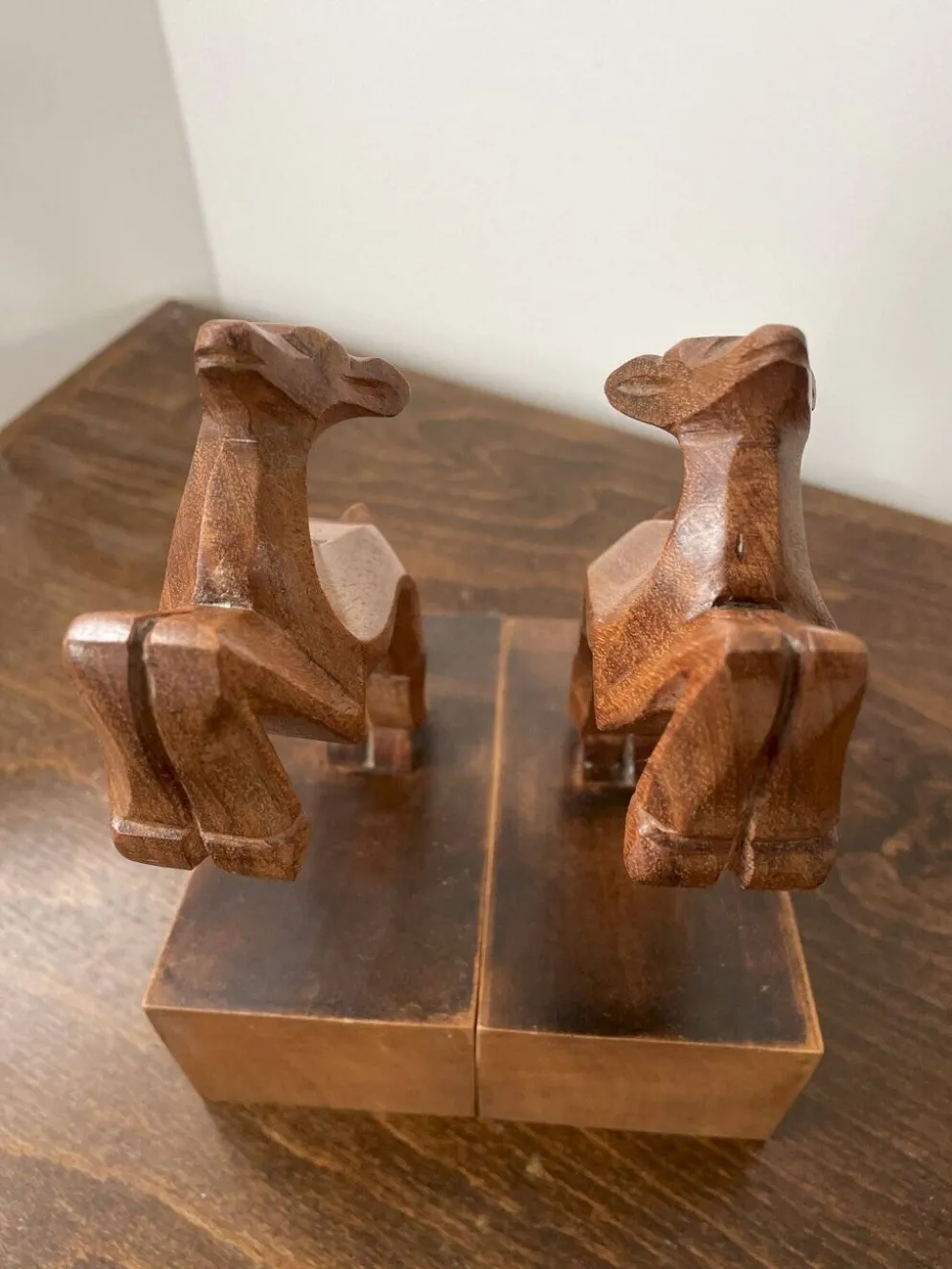 Serre-livres bouquetins en bois