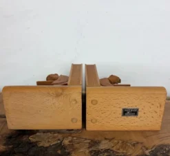 Serre-livres cubistes en bois sculpté, Allemagne milieu XXème