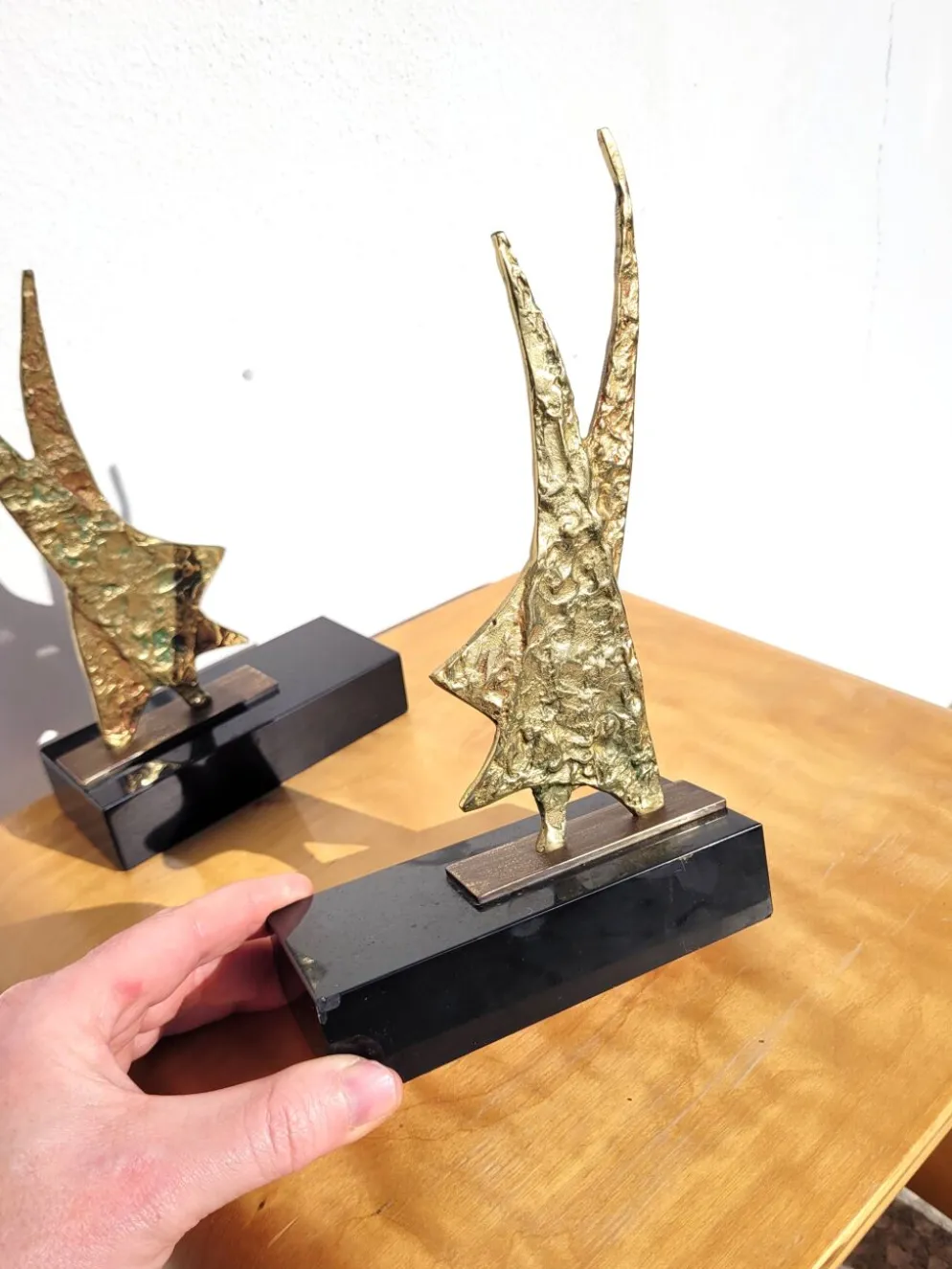 Serre livres en bronze doré vers 1960