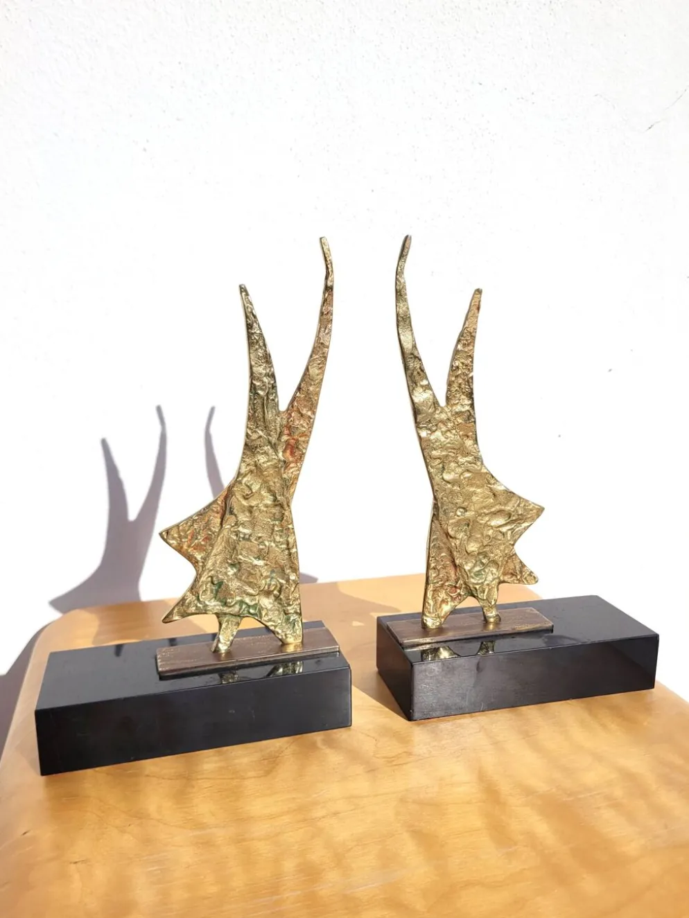 Serre livres en bronze doré vers 1960