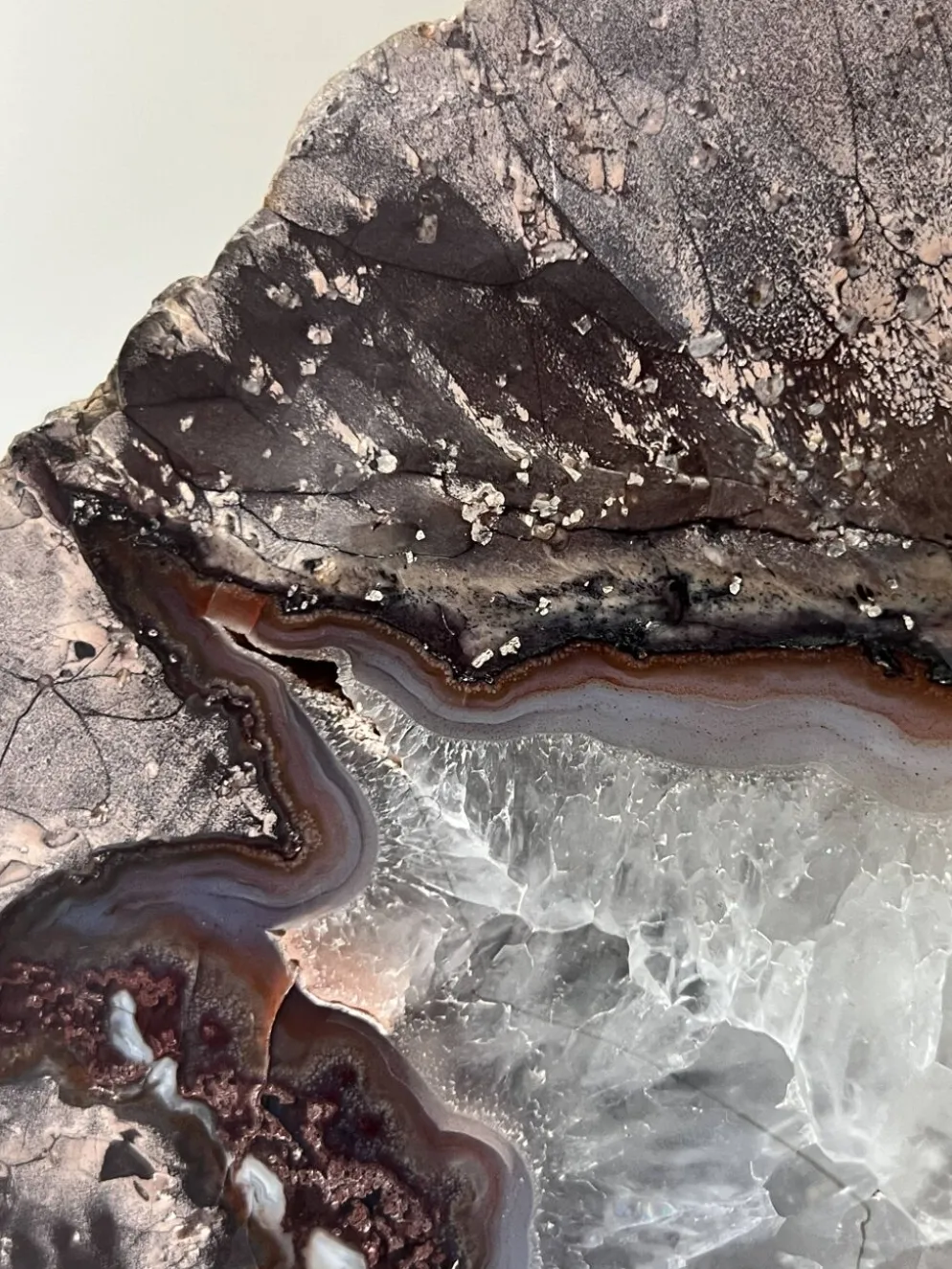 Serre livre slowdesign en cristal d'agate & quartz polie