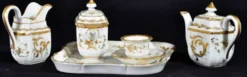 Service miniature en porcelaine 