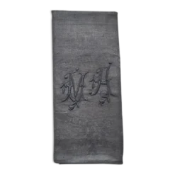 Serviette de table ancienne brodée MA gris foncé