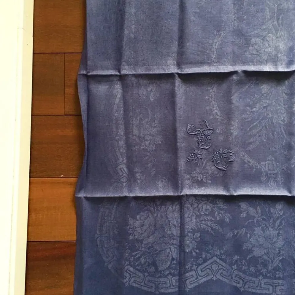 Serviette de table ancienne brodée AC violette