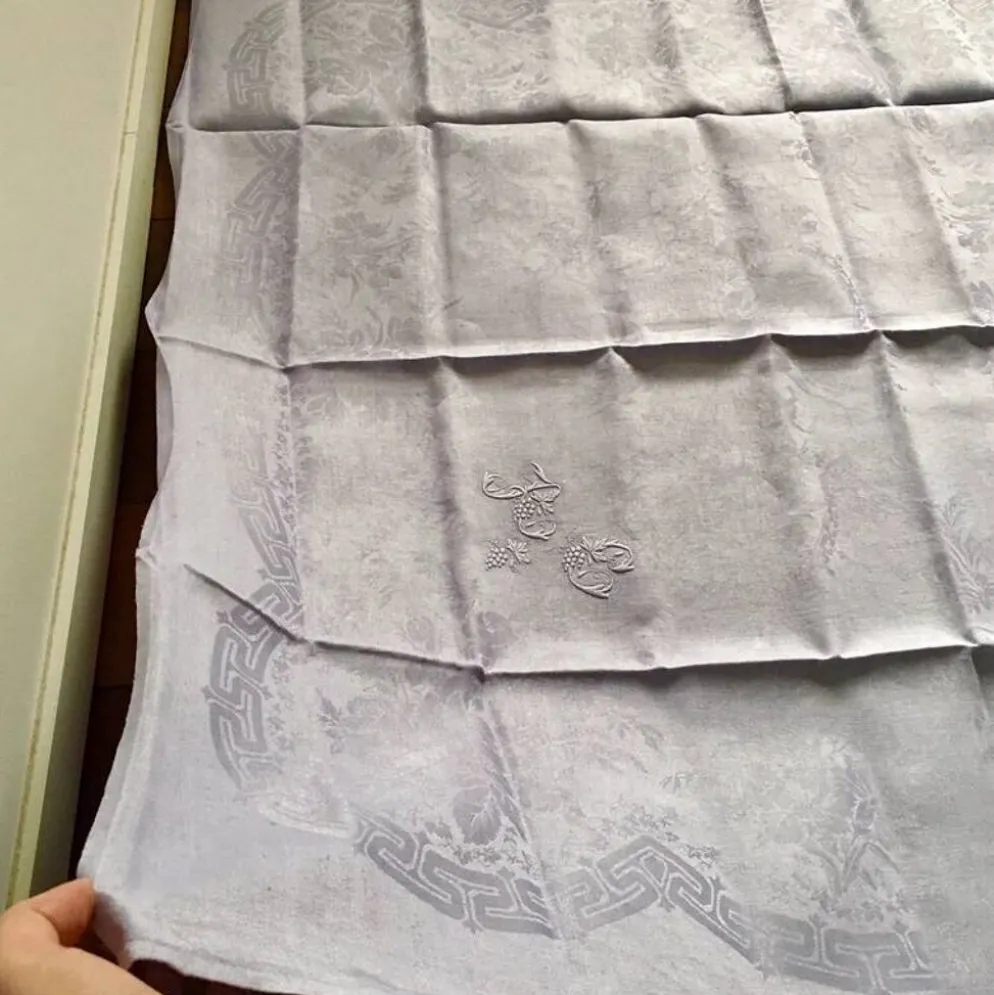 Serviette de table ancienne brodée AC lilas