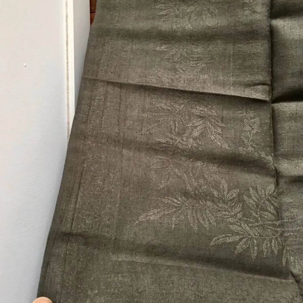 Serviette de table ancienne kaki brodée JG