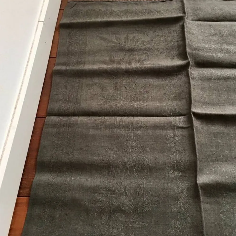 Serviette de table ancienne kaki brodée JG