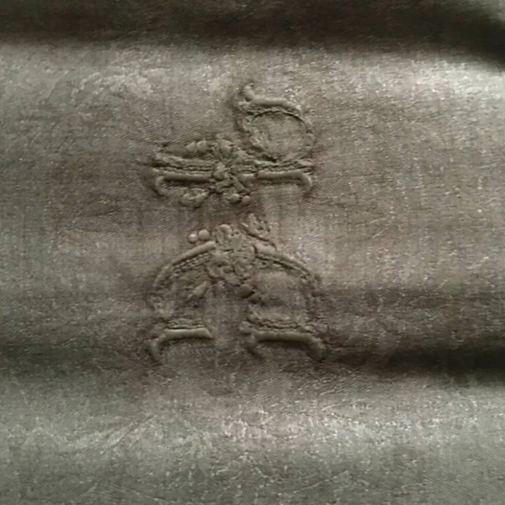Serviette de table ancienne kaki brodée JG