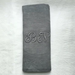 Serviette de table grise ancienne brodée BN