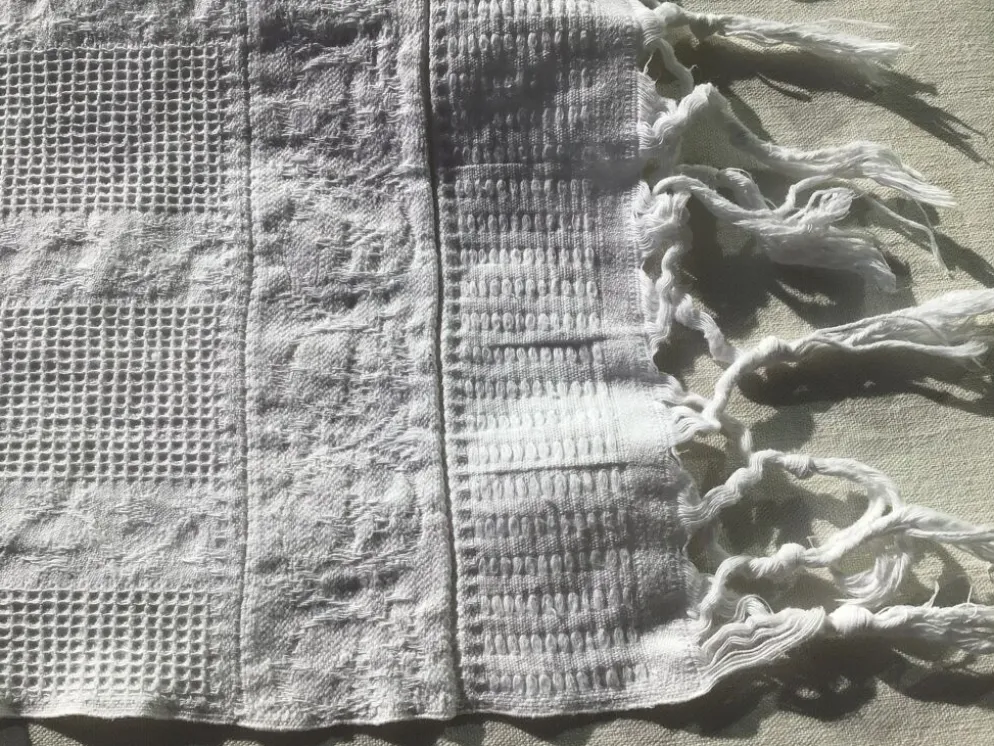 Serviette monogramme AB nid d’abeille coton frangé ancien