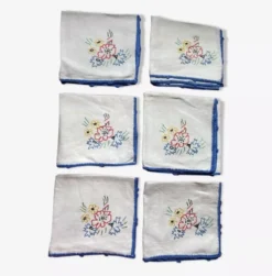 6 serviettes anciennes en lin brodées