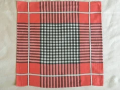 3 serviettes bistrot rouge/jaune 47 x 47