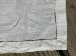 6 serviettes carrées lin mb brodé main dans l’angle