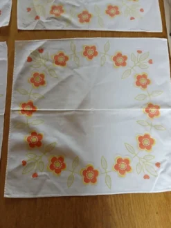 5 serviettes de table anciennes