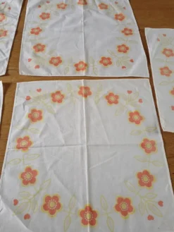 5 serviettes de table anciennes