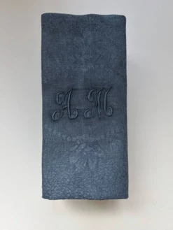 Serviettes de table anciennes monogrammées