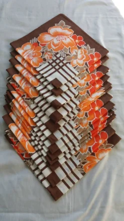12 serviettes de table, années 70