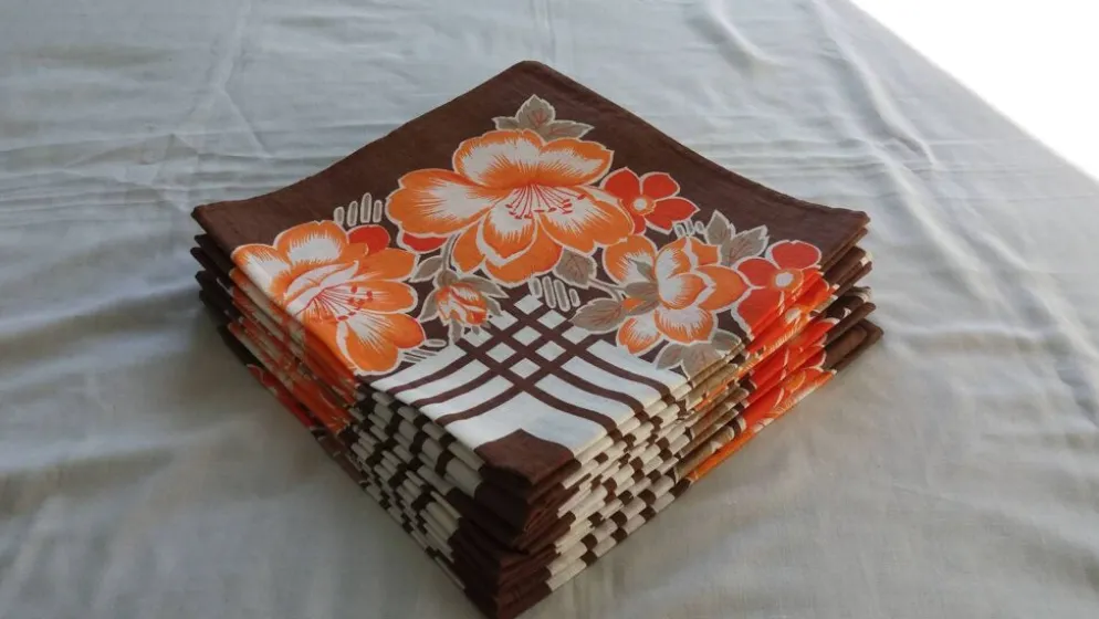 12 serviettes de table, années 70