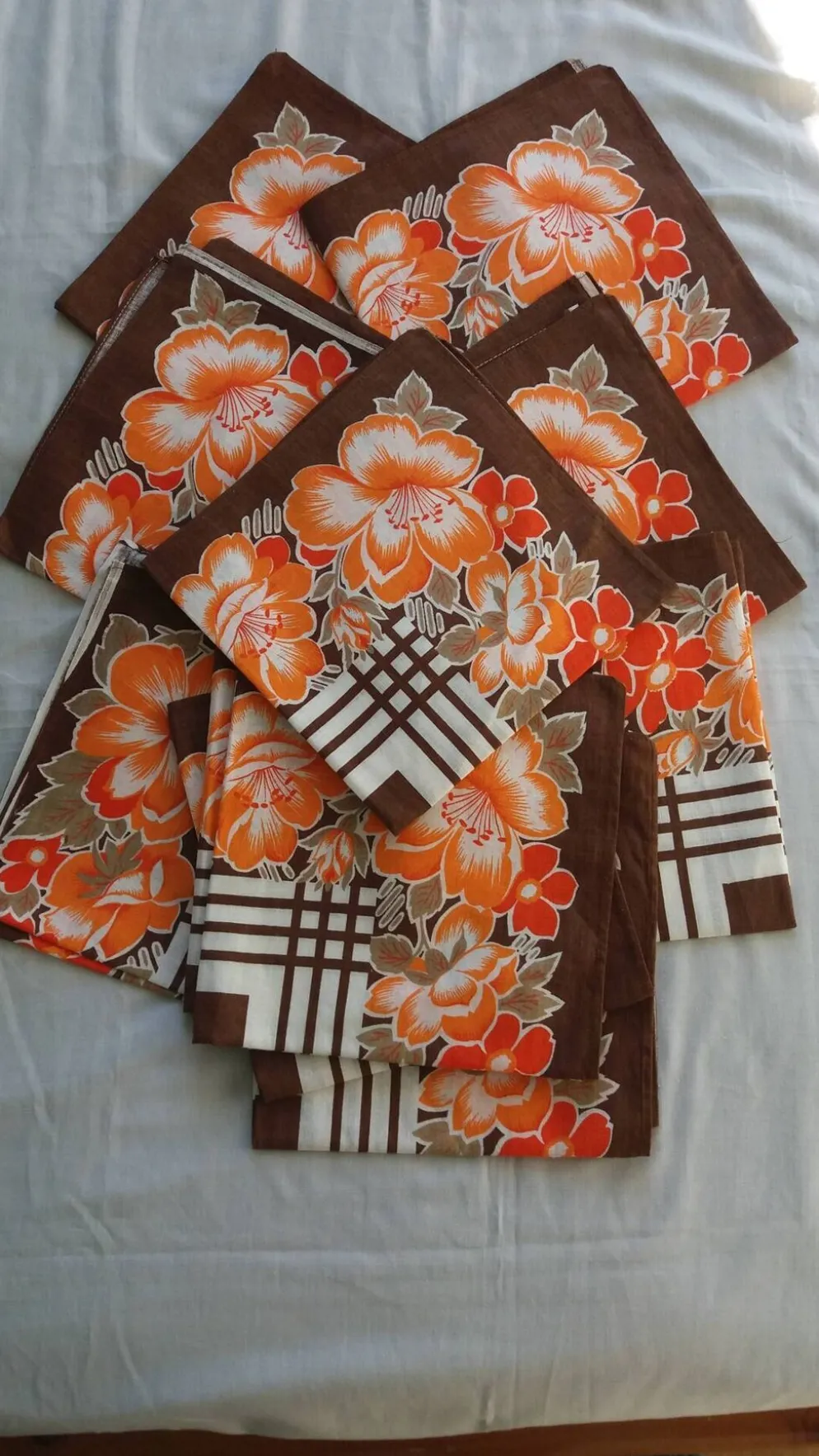12 serviettes de table, années 70