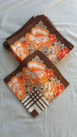 12 serviettes de table, années 70