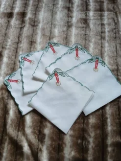 6 serviettes de table brodées anciennes