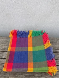 5 serviettes de table à carreaux multicolores