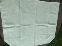 6 serviettes de table, dépareillées, rose et vert anis, monogrammes M ou CC