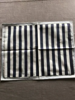Serviettes de table rayées bleues