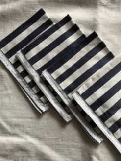 Serviettes de table rayées bleues