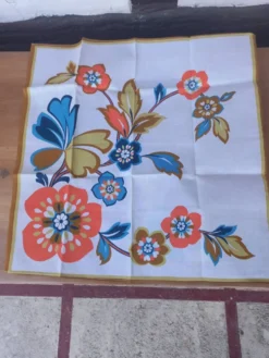 Serviettes de tables vintage neuves