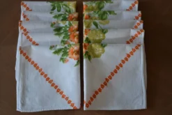 10 serviettes de table vintage