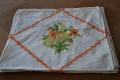 10 serviettes de table vintage