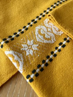 4 serviettes de table vintage