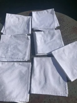 7 serviettes en coton damassé blanches, Christian Lacroix, vintage