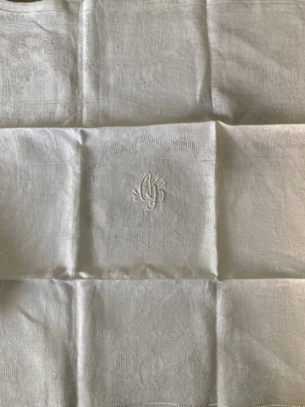 Serviettes monogramme lin damassé bordure ajouré linge ancien