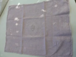 6 serviettes rectangulaires, en coton damassées, teinte Lilas et monogrammées OG, art deco