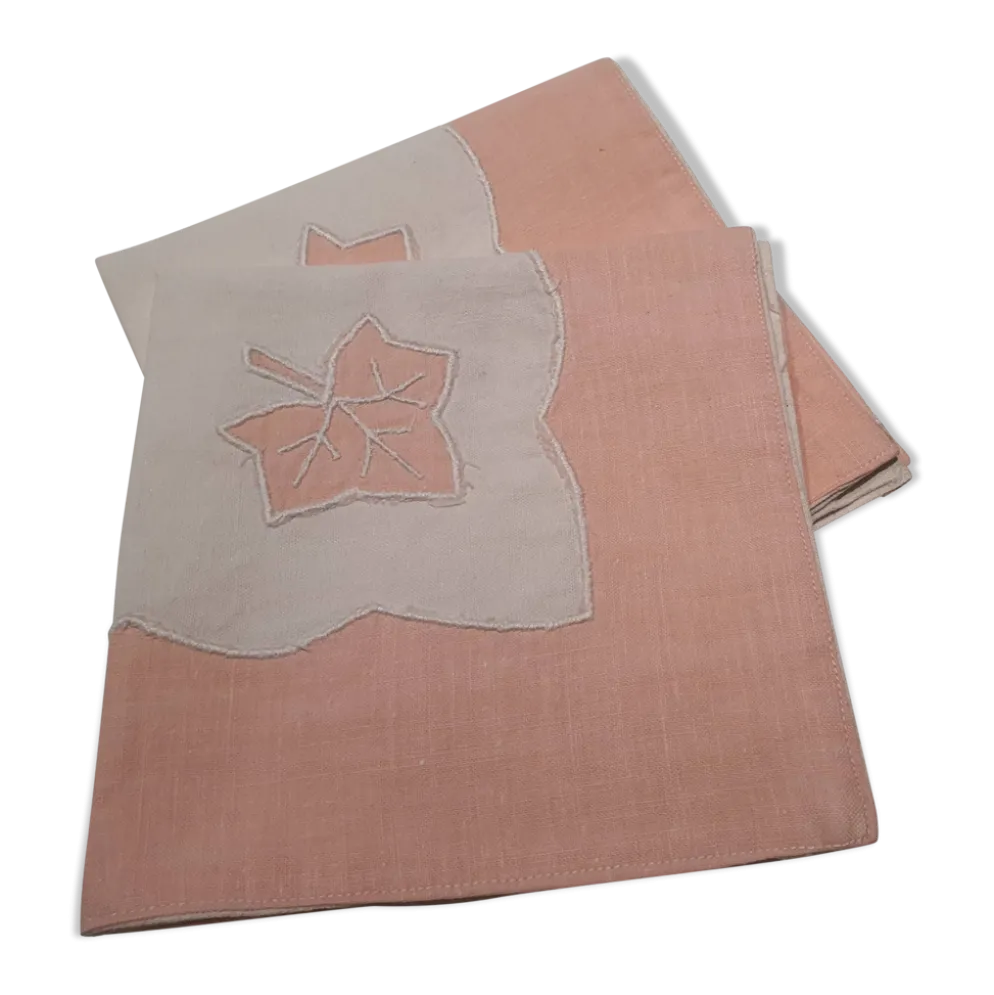 2 serviettes à thé brodées