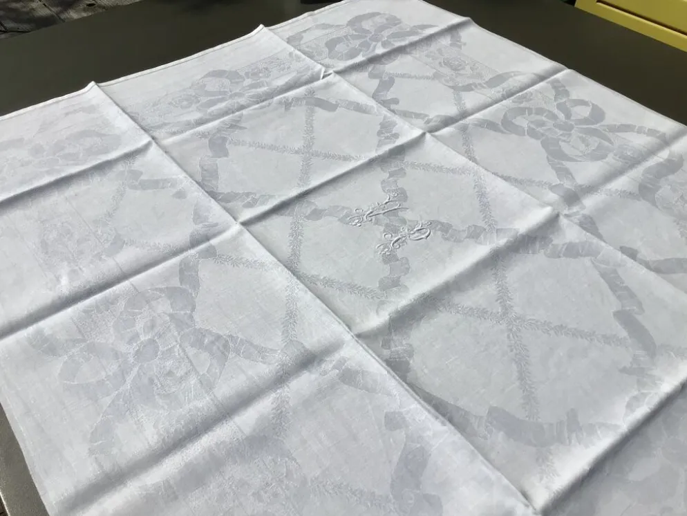 9 serviettes VP damassé 87x72cm motifs rubans